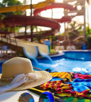 Hotel Golden Dolphin com café da manhã! Piscinas 24h
